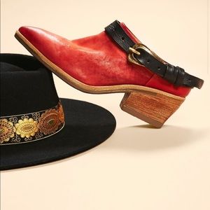 BNWOB Free People A.S. 98 Blue mystic mule red 38